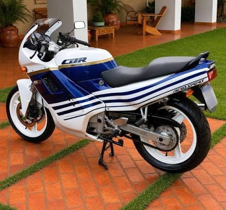 CBR 450 SR 1990 (Exemplo)